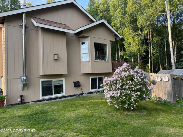 5589 S Hanson Loop, Wasilla, AK 99623