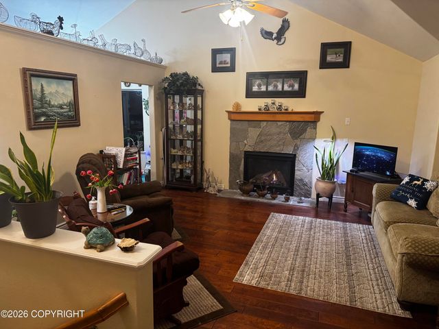 5589 S Hanson Loop, Wasilla, AK 99623