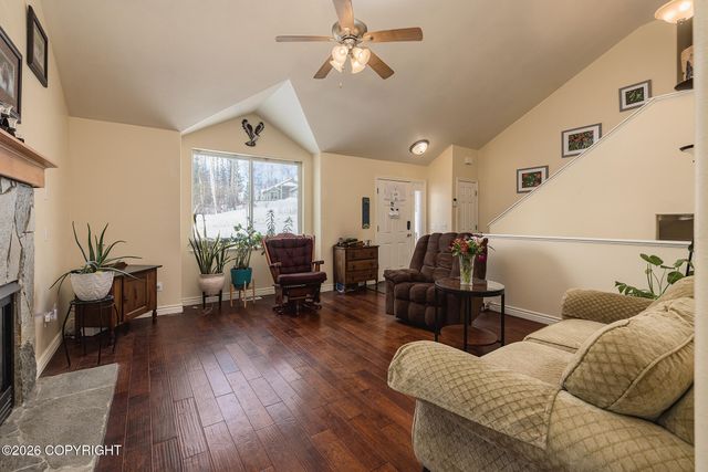 5589 S Hanson Loop, Wasilla, AK 99623