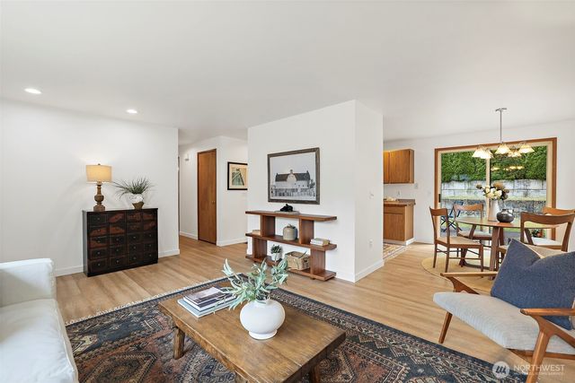 11726 8th Avenue S, Burien, WA 98168