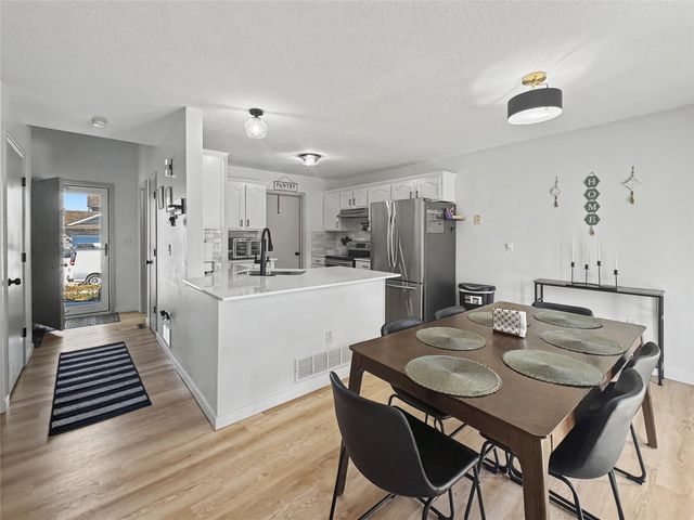 3509 Brook Ridge Court, Des Moines, IA 50317