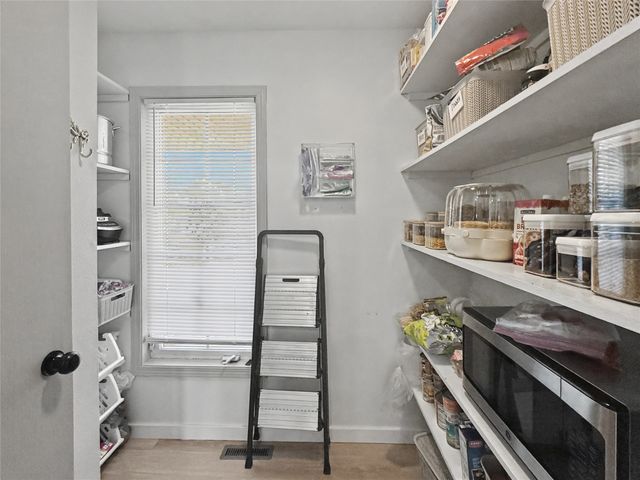 3509 Brook Ridge Court, Des Moines, IA 50317