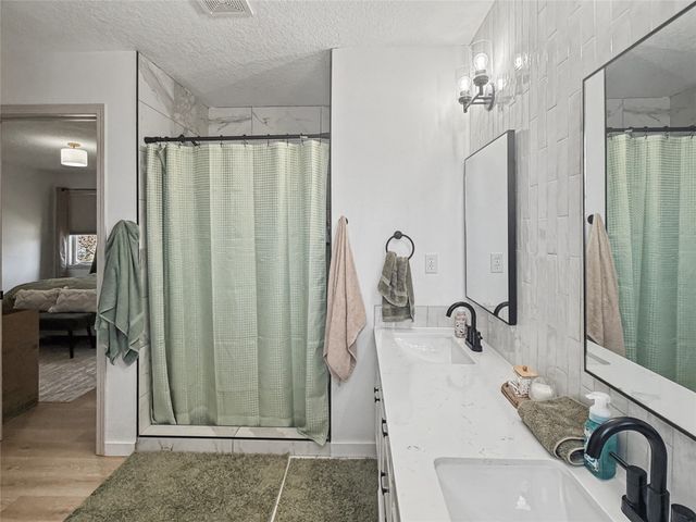 3509 Brook Ridge Court, Des Moines, IA 50317