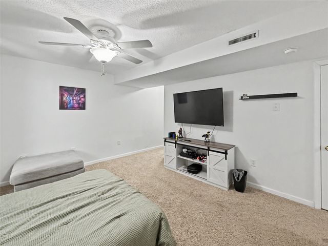 3509 Brook Ridge Court, Des Moines, IA 50317