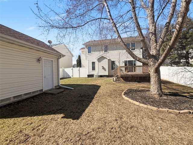 3509 Brook Ridge Court, Des Moines, IA 50317