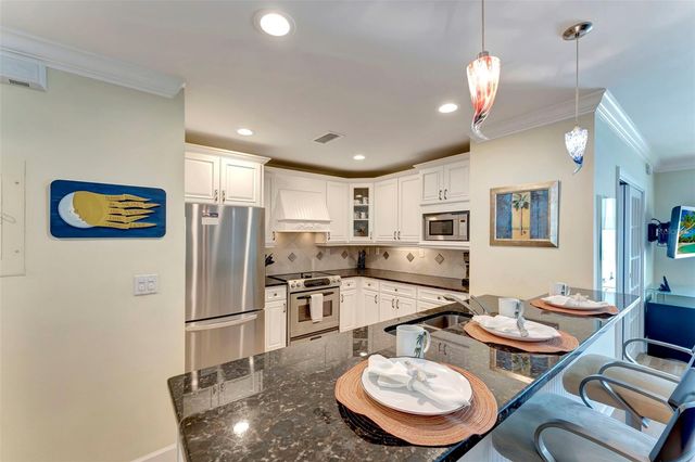 1017 W PEPPERTREE DRIVE 116, Sarasota, FL 34242