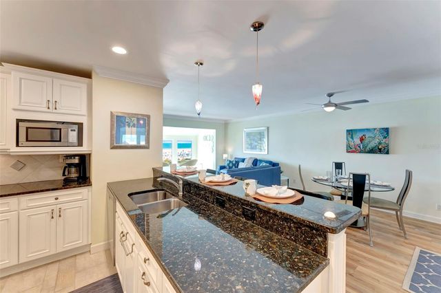 1017 W PEPPERTREE DRIVE 116, Sarasota, FL 34242