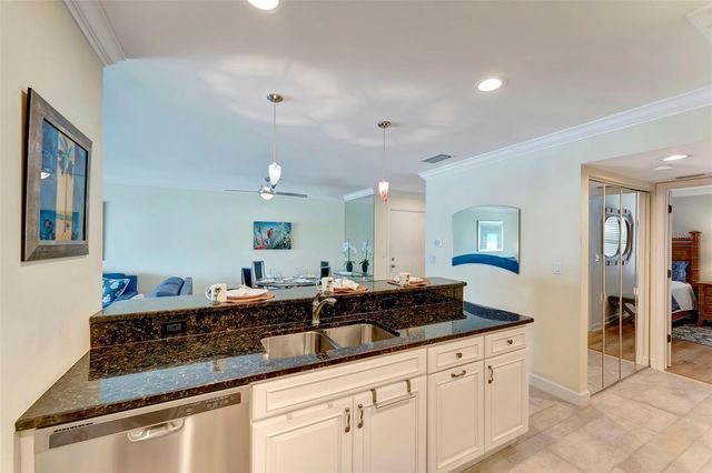 1017 W PEPPERTREE DRIVE 116, Sarasota, FL 34242