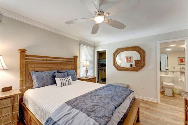 1017 W PEPPERTREE DRIVE 116, Sarasota, FL 34242