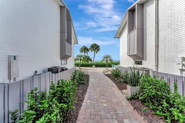 1017 W PEPPERTREE DRIVE 116, Sarasota, FL 34242