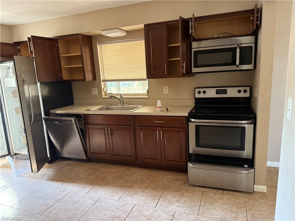 326 Morgan CIR N, LEHIGH ACRES, FL 33936 — photo 2
