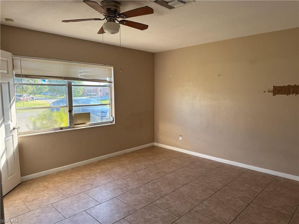 326 Morgan CIR N, LEHIGH ACRES, FL 33936 — photo 4