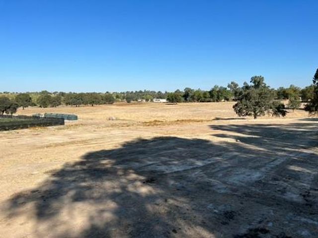 11176 S Camanche Pkwy, Wallace, CA 95354