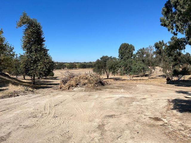 11176 S Camanche Pkwy, Wallace, CA 95354