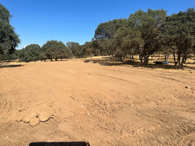 11176 S Camanche Pkwy, Wallace, CA 95354