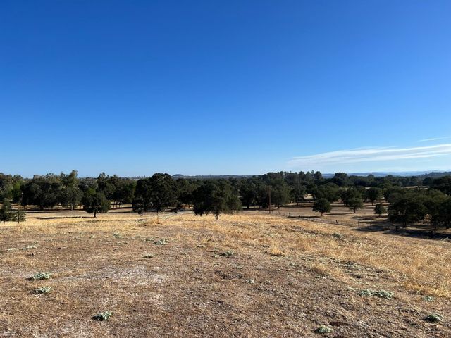 11176 S Camanche Pkwy, Wallace, CA 95354