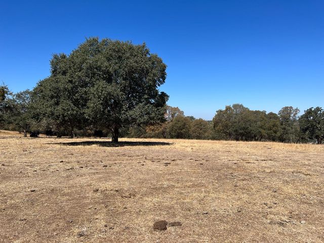 11176 S Camanche Pkwy, Wallace, CA 95354