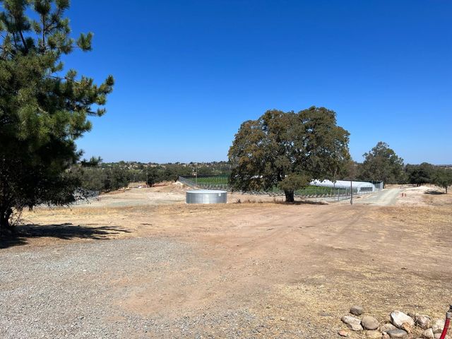 11176 S Camanche Pkwy, Wallace, CA 95354