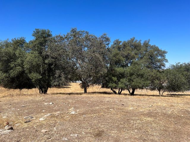 11176 S Camanche Pkwy, Wallace, CA 95354