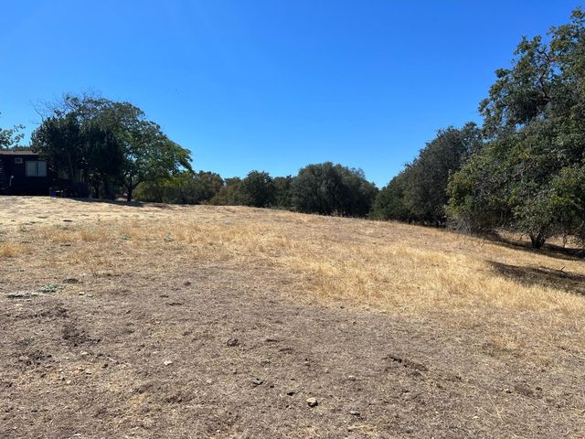 11176 S Camanche Pkwy, Wallace, CA 95354