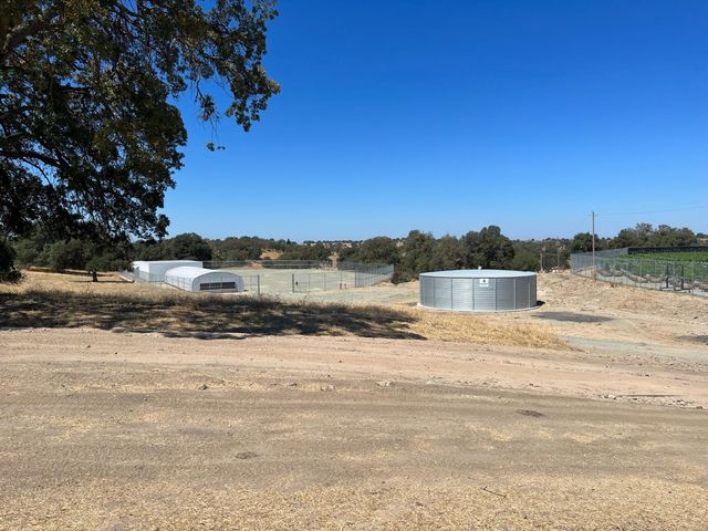 11176 S Camanche Pkwy, Wallace, CA 95354