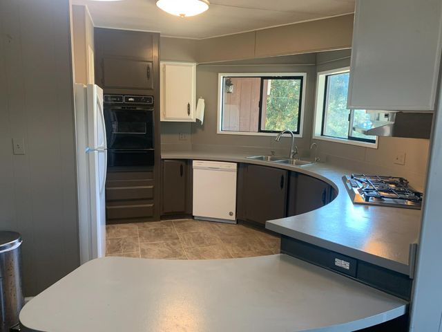 11176 S Camanche Pkwy, Wallace, CA 95354