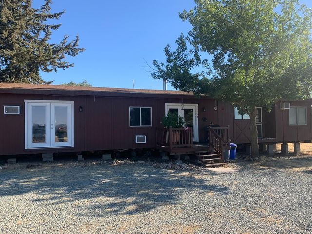 11176 S Camanche Pkwy, Wallace, CA 95354