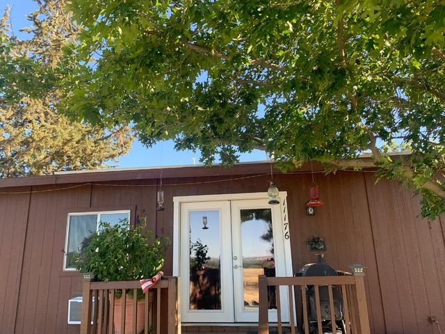 11176 S Camanche Pkwy, Wallace, CA 95354