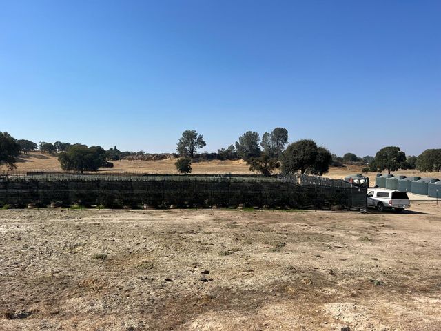 11176 S Camanche Pkwy, Wallace, CA 95354