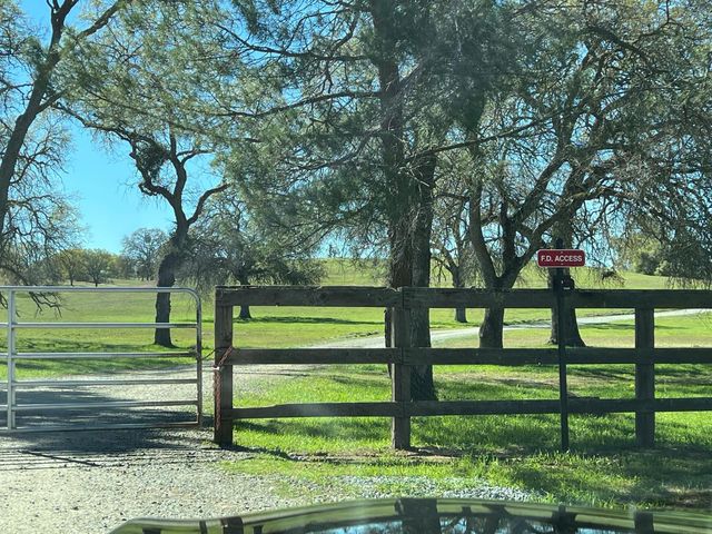 11176 S Camanche Pkwy, Wallace, CA 95354