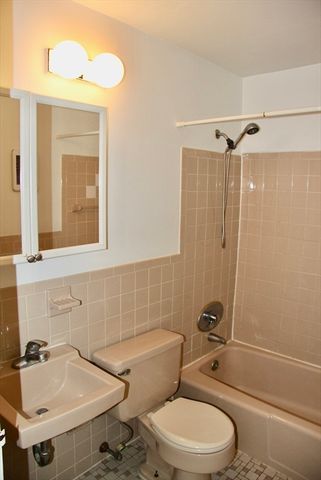 75 Nicholas Rd G, Framingham, MA 01701