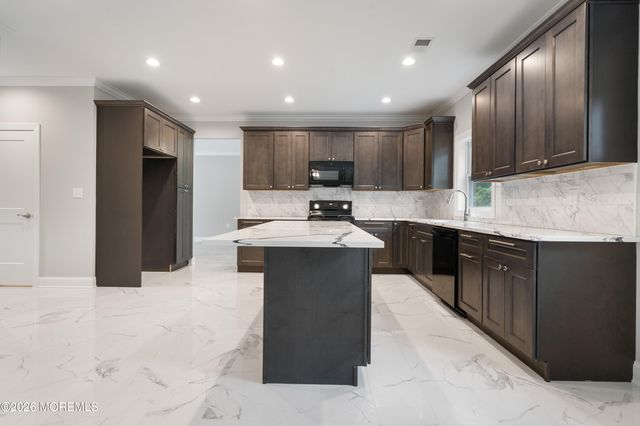 605 Bay Boulevard, Bayville, NJ 08721