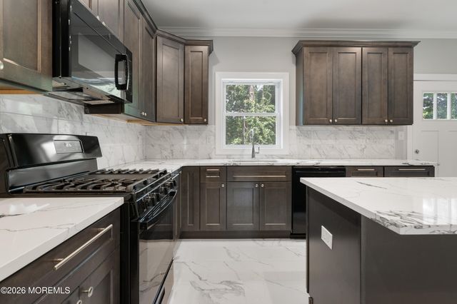 605 Bay Boulevard, Bayville, NJ 08721
