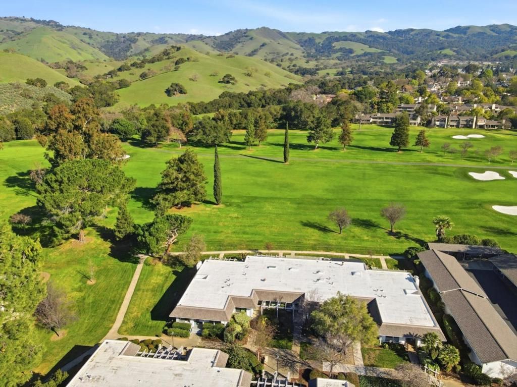 Image 33 of property listing at 5081 Cribari Blfs, San Jose, CA 95135