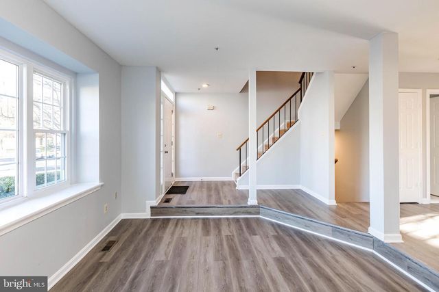 8425 MEADOW GREEN WAY, Gaithersburg, MD 20877