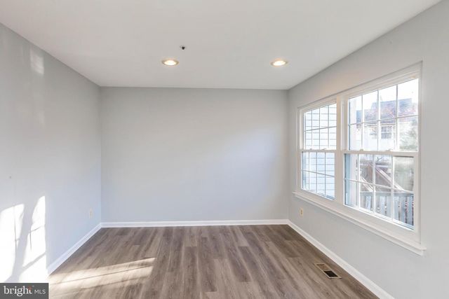 8425 MEADOW GREEN WAY, Gaithersburg, MD 20877