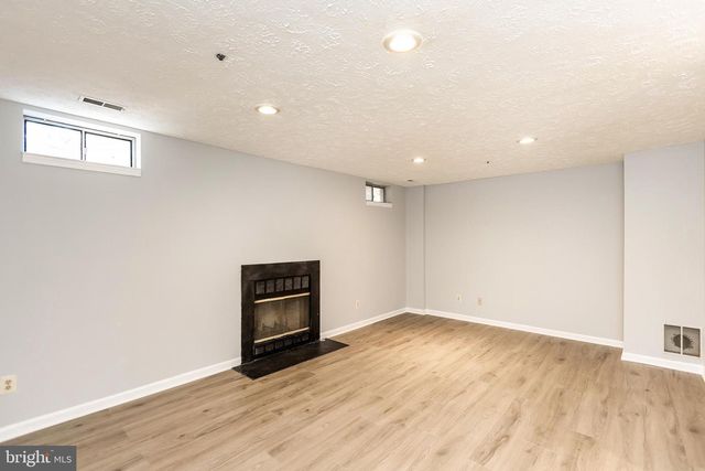 8425 MEADOW GREEN WAY, Gaithersburg, MD 20877