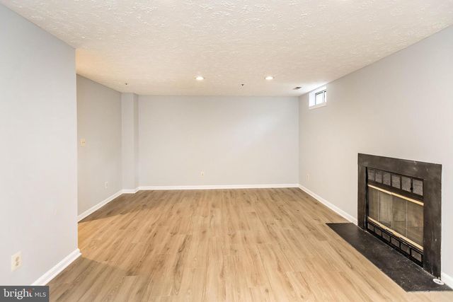 8425 MEADOW GREEN WAY, Gaithersburg, MD 20877