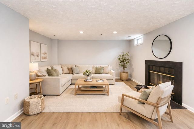 8425 MEADOW GREEN WAY, Gaithersburg, MD 20877