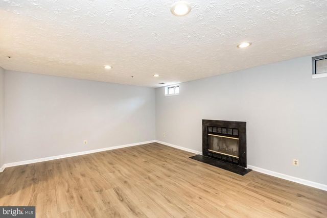 8425 MEADOW GREEN WAY, Gaithersburg, MD 20877