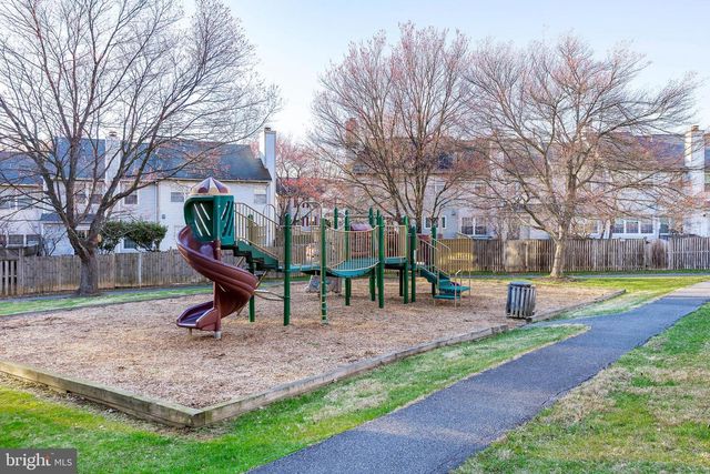 8425 MEADOW GREEN WAY, Gaithersburg, MD 20877