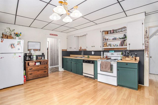 855 Us Highway 31, Scottville, MI 49454