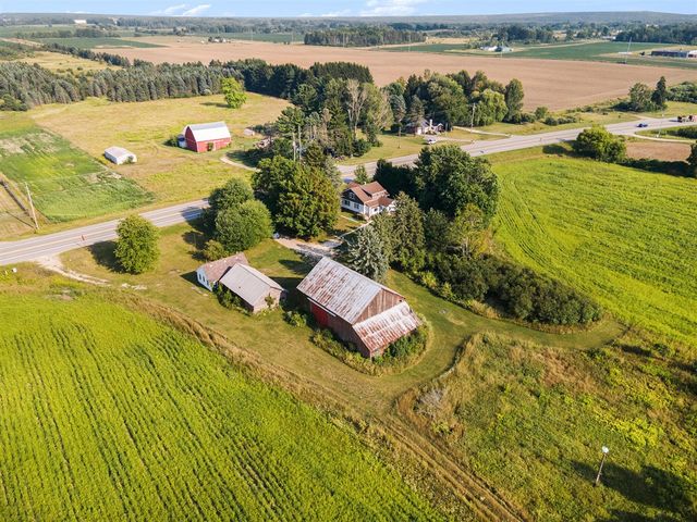 855 Us Highway 31, Scottville, MI 49454