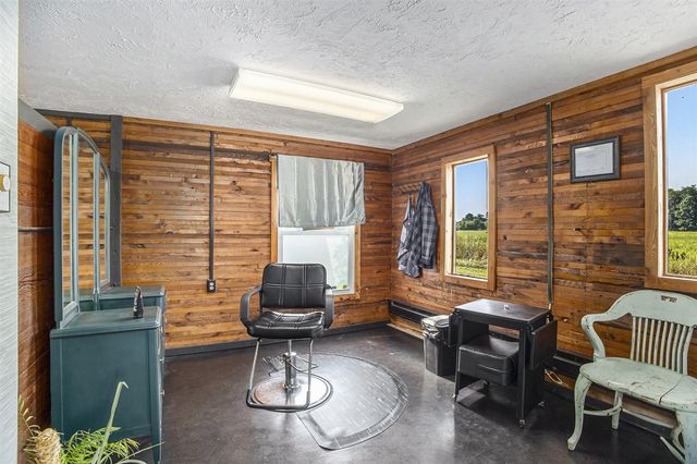 855 Us Highway 31, Scottville, MI 49454