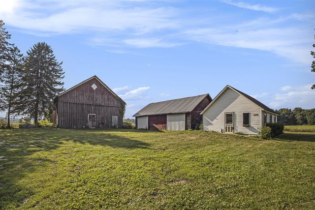 855 Us Highway 31, Scottville, MI 49454