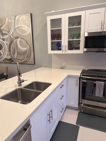 5041 E LAKES Drive 5041, Deerfield Beach, FL 33064