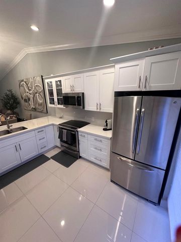 5041 E LAKES Drive 5041, Deerfield Beach, FL 33064