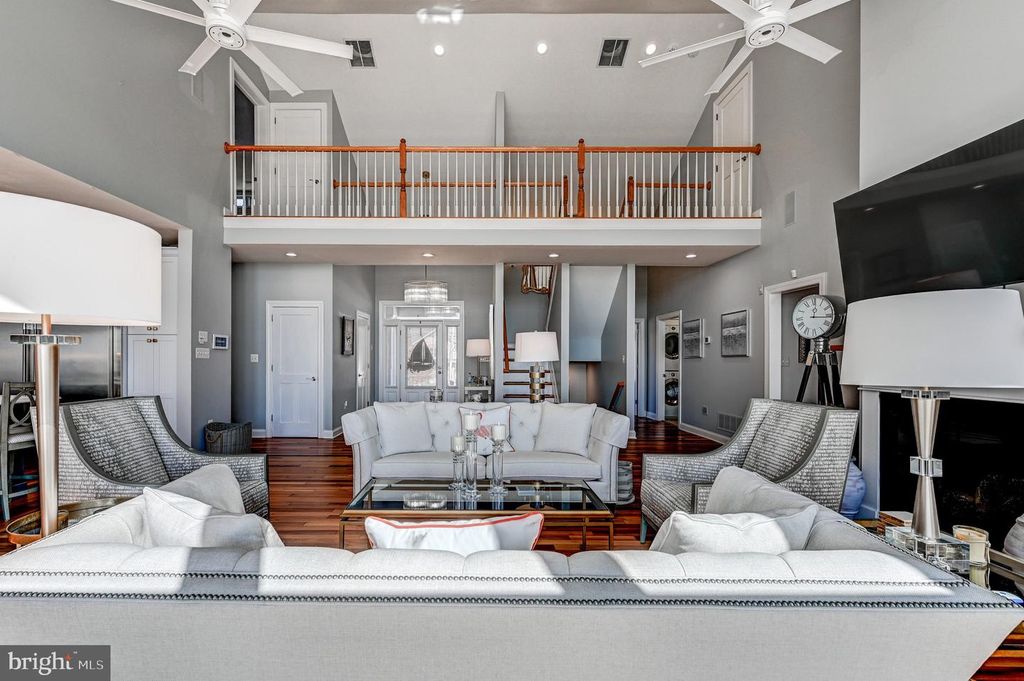 Image 11 of property listing at 3539 BAY DR, Baltimore, MD 21220