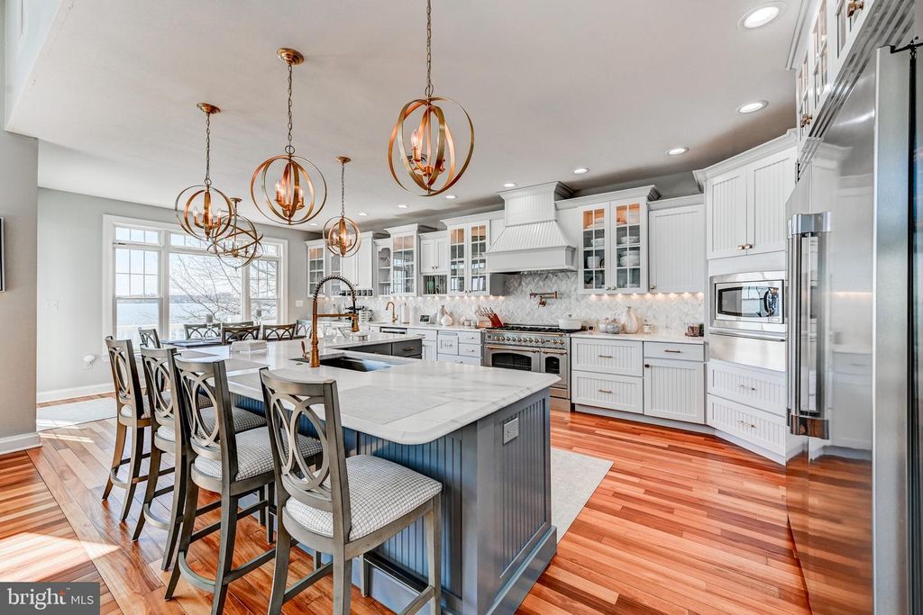 Image 14 of property listing at 3539 BAY DR, Baltimore, MD 21220