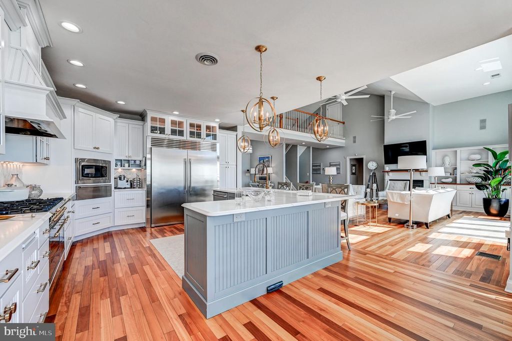 Image 17 of property listing at 3539 BAY DR, Baltimore, MD 21220